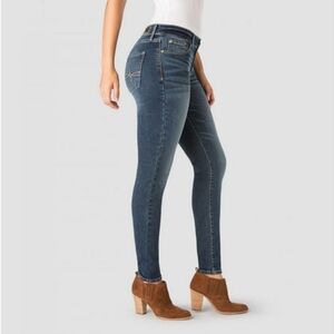 DENIZEN BY LEVI'S MID RISE SKINNY JEAN NWT!